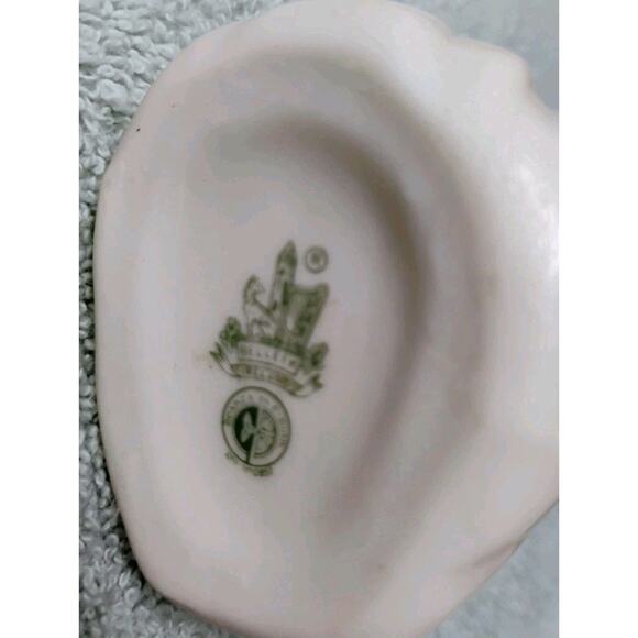 VINTAGE BELLEEK LITTLE GIRL MILKMAID PITCHER CREAMER - Picture 4 of 4